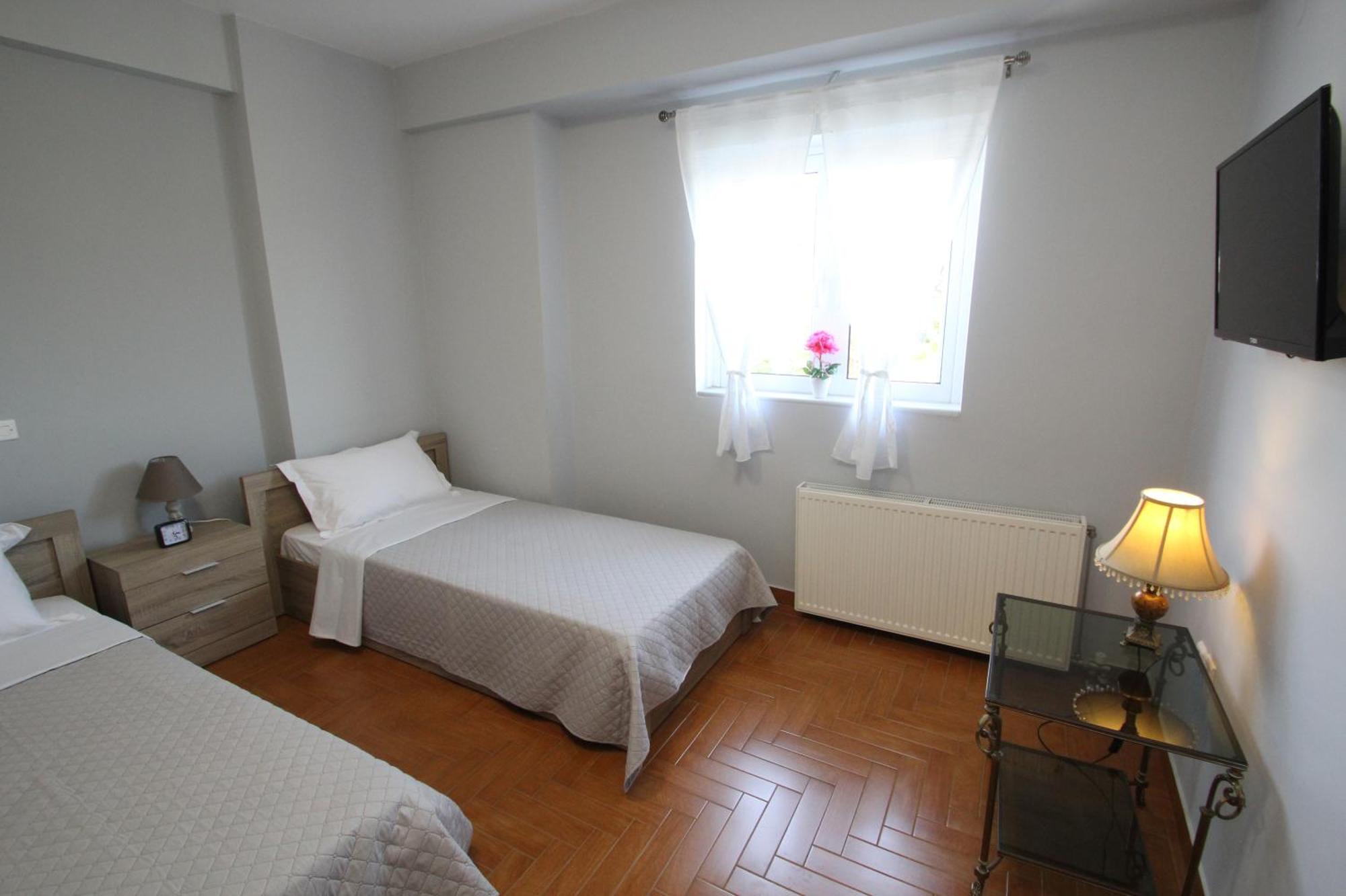 Spacious Country Apartment ヴラヴローナ エクステリア 写真